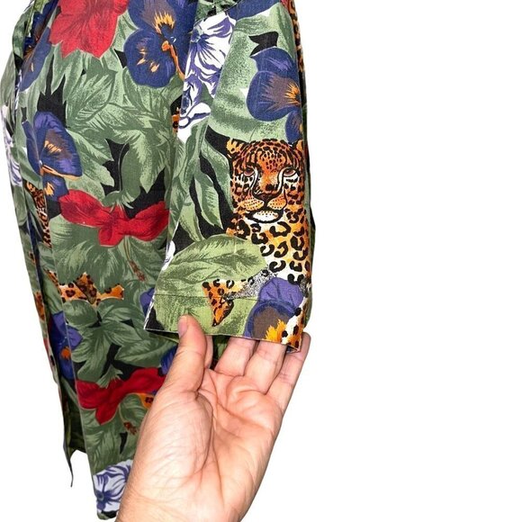Caribou Womens Camp Shirt Green Size Medium Vintage Floral Leopard Print Button - Picture 7 of 12